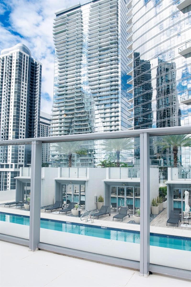 851 NE 1st Ave #1811, Miami FL 33132