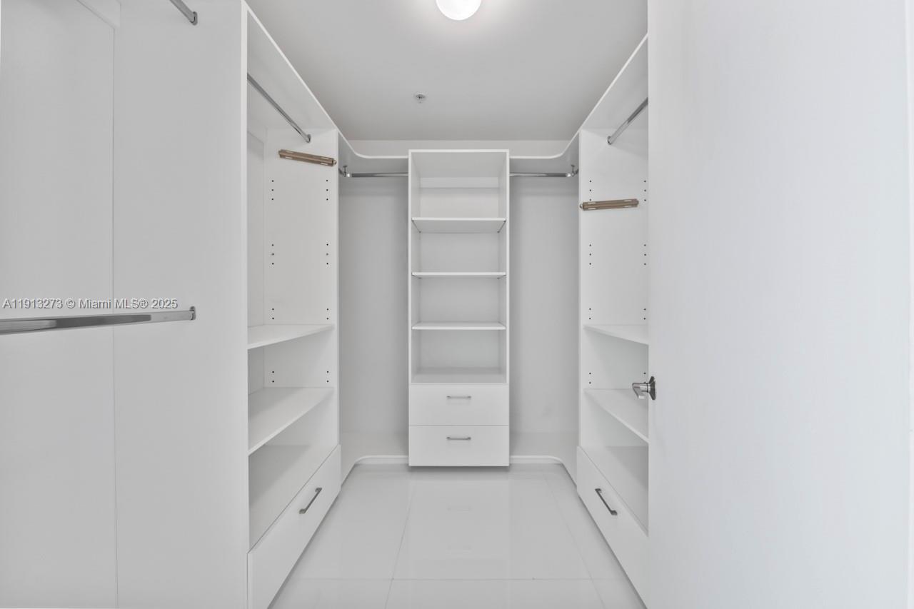 17301 Biscayne Blvd #811, North Miami Beach FL 33160