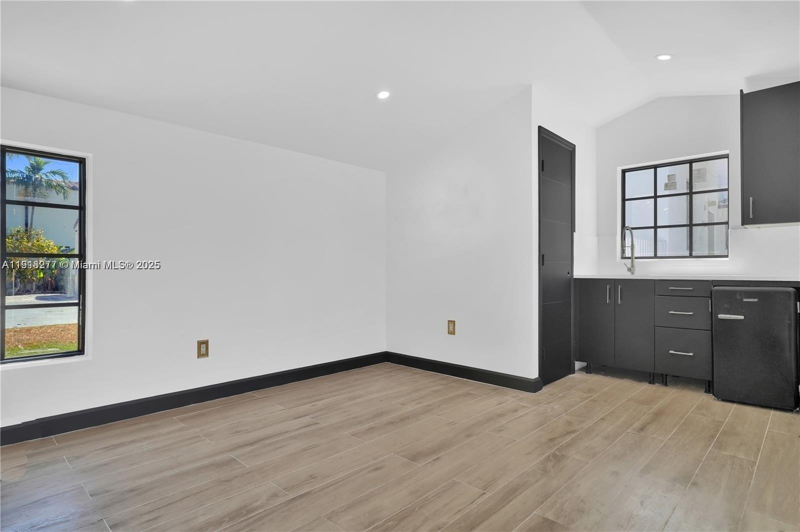 5149 Alton Rd, Miami Beach FL 33140