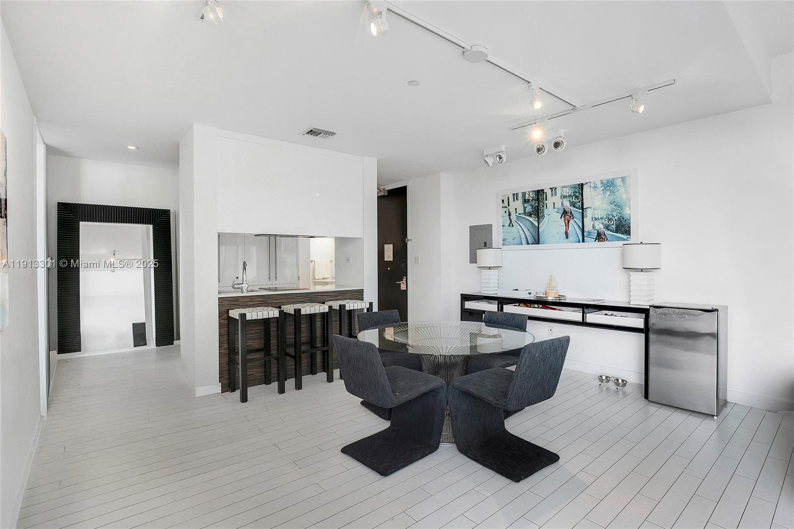 2201 Collins Ave #431, Miami Beach FL 33139