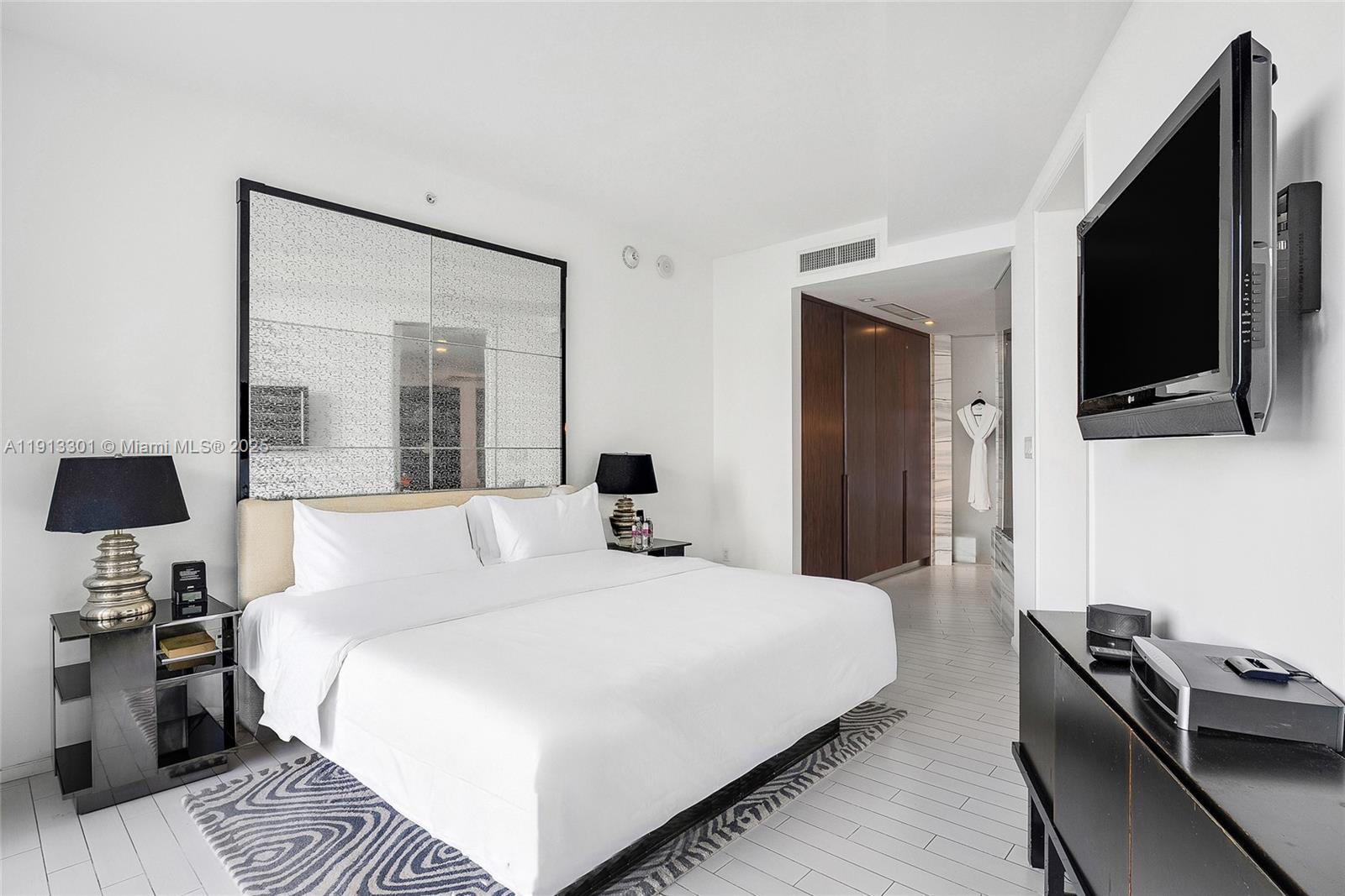 2201 Collins Ave #431, Miami Beach FL 33139