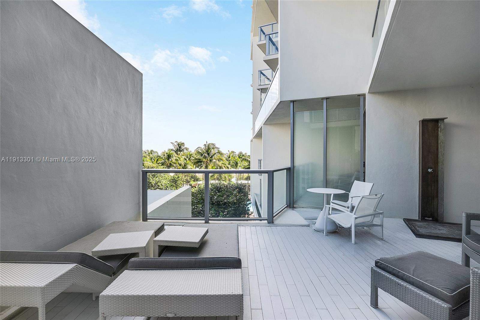 2201 Collins Ave #431, Miami Beach FL 33139