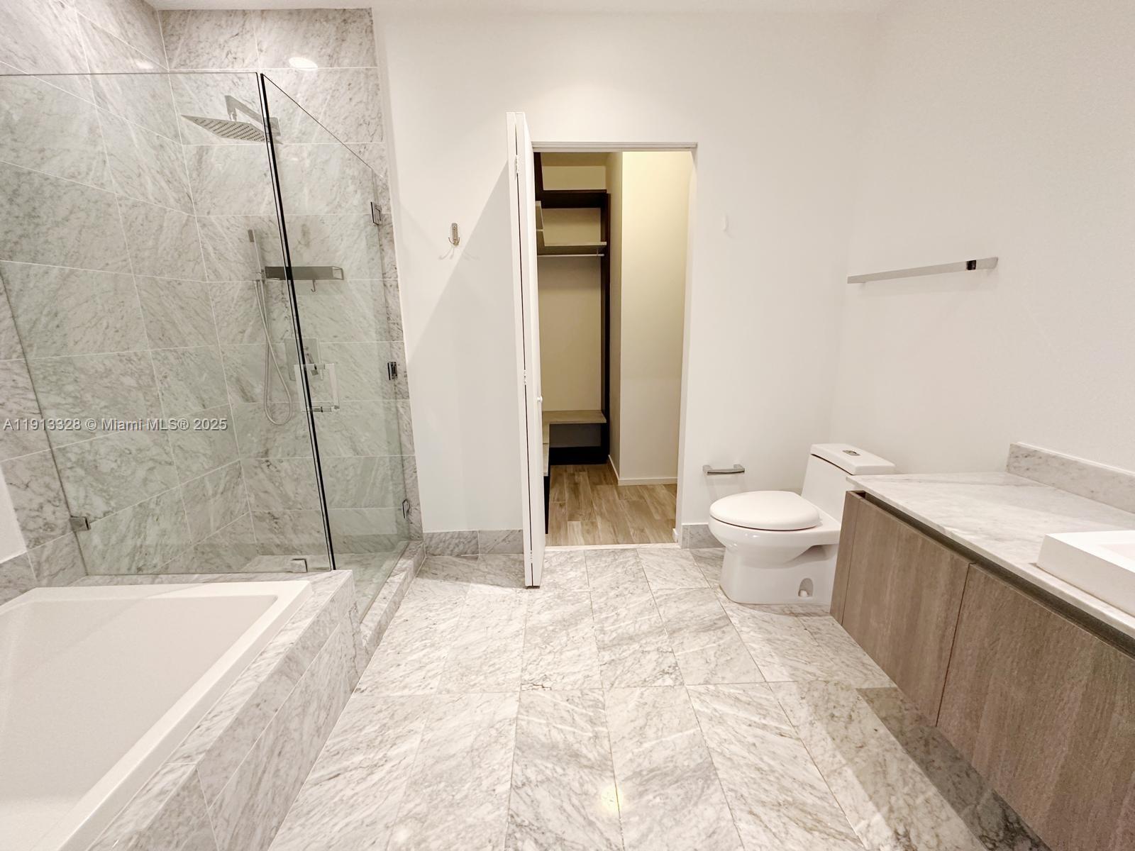 801 S Miami Ave #5002, Miami FL 33130