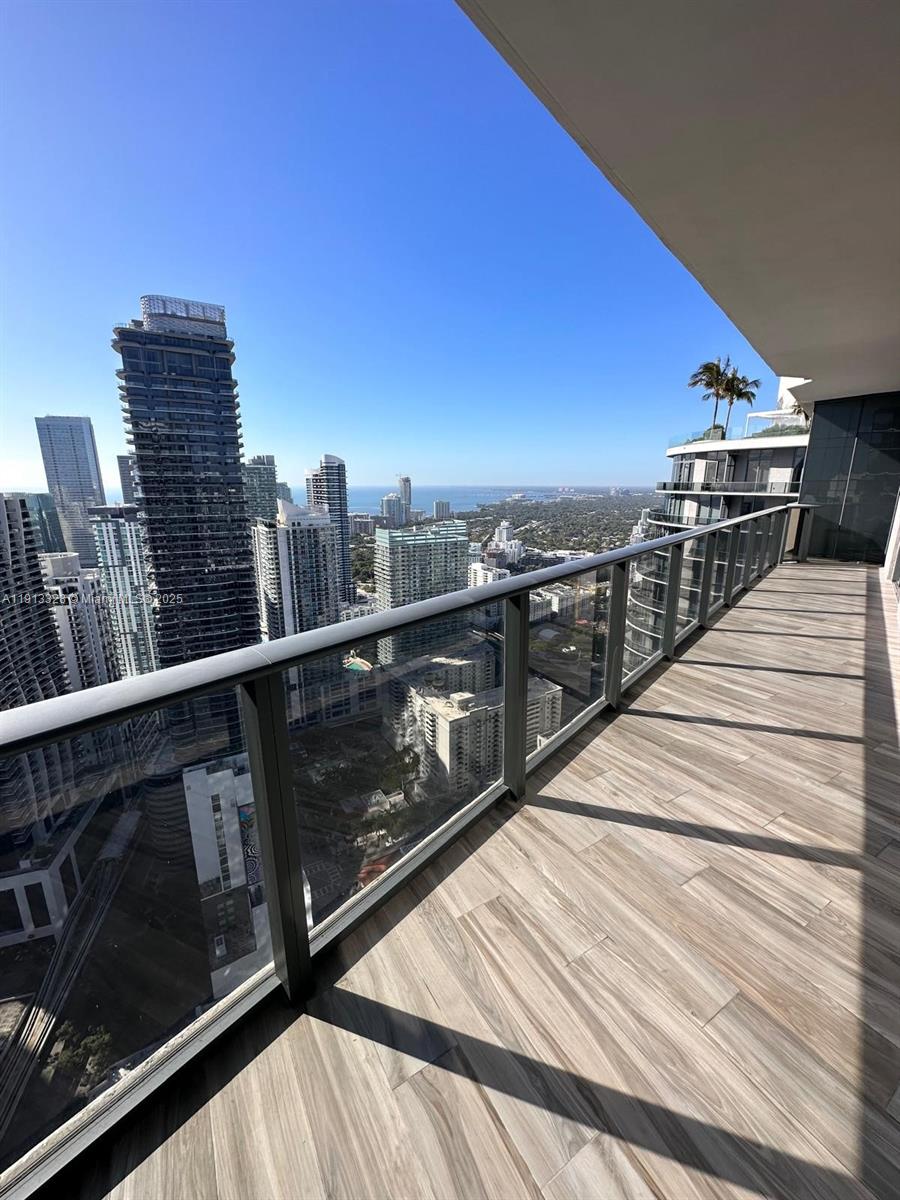801 S Miami Ave #5002, Miami FL 33130