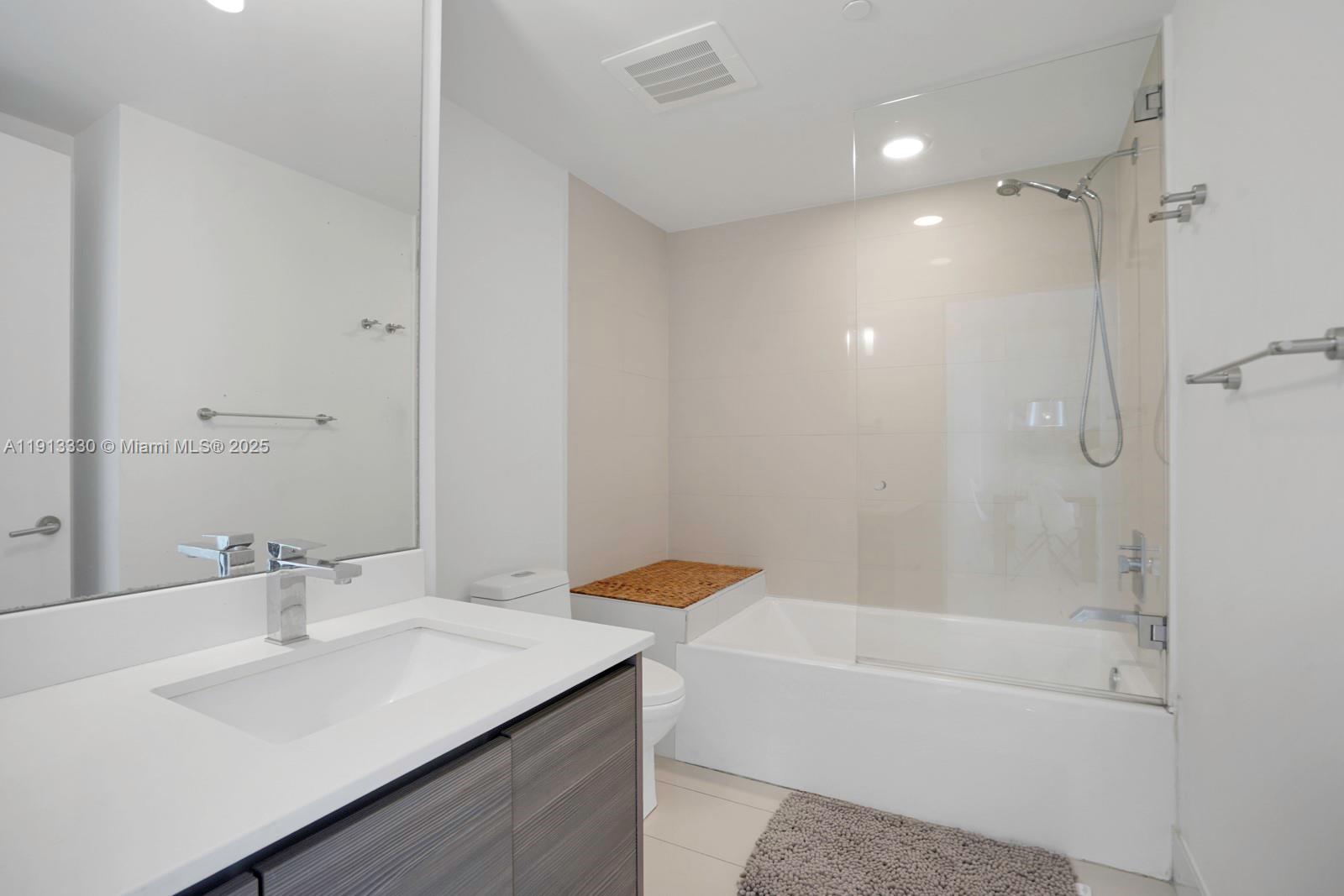 460 NE 28th St #2806, Miami FL 33137