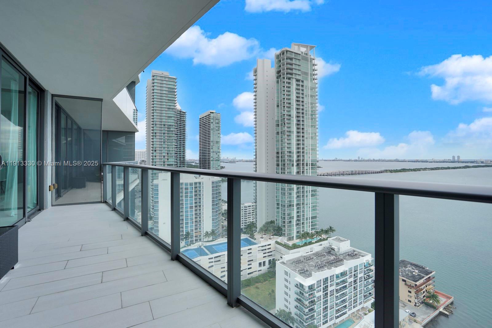 460 NE 28th St #2806, Miami FL 33137