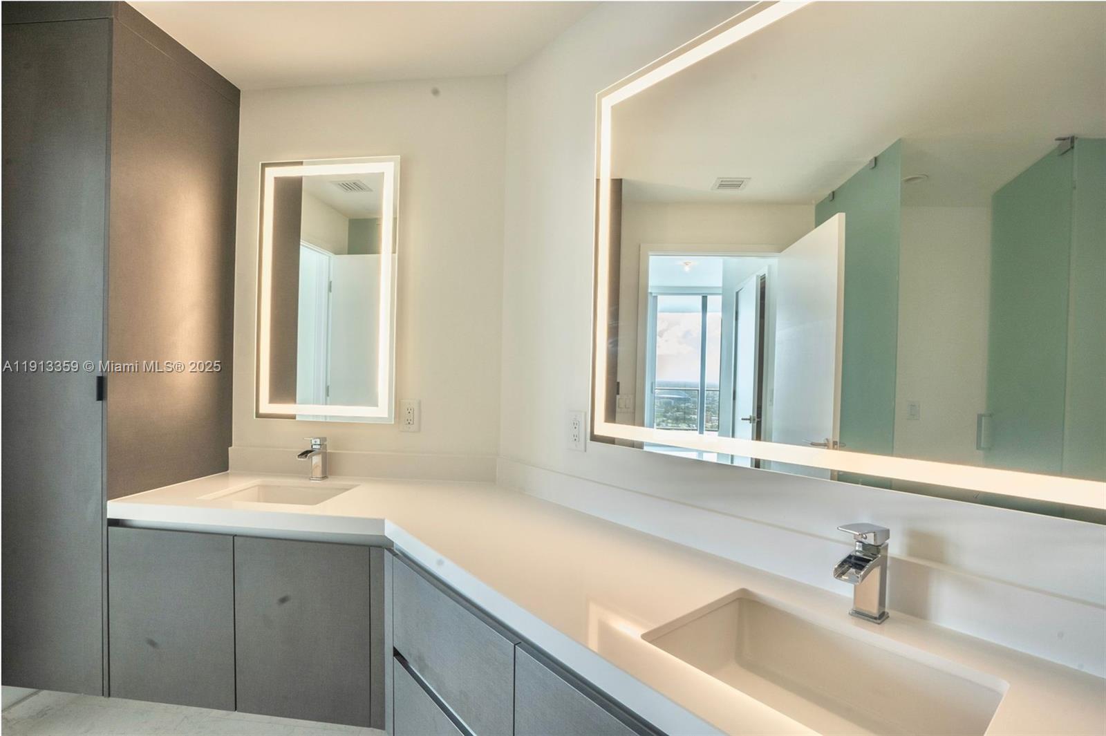 851 NE 1st Ave #3908, Miami FL 33132