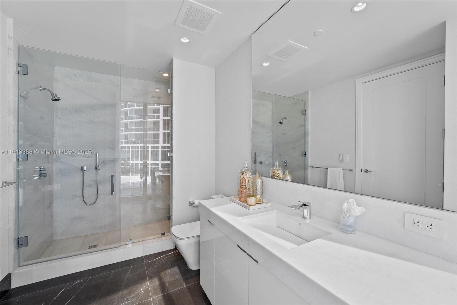 17975 Collins Ave #N-602, Sunny Isles Beach FL 33160