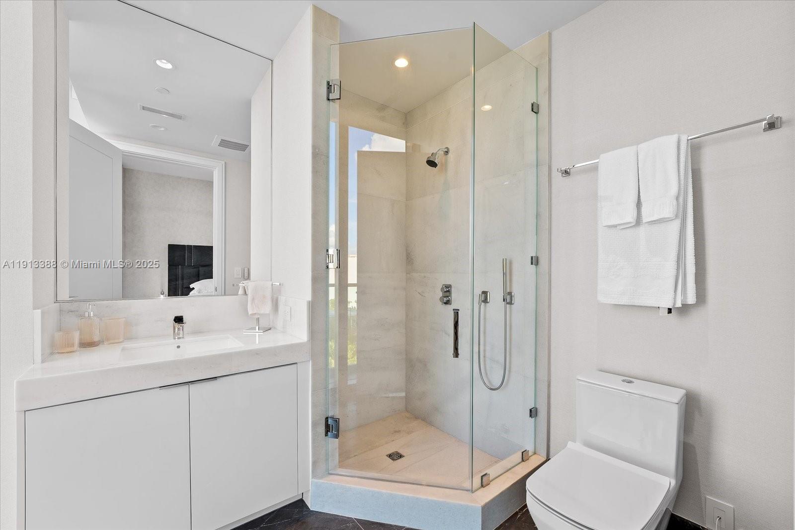 17975 Collins Ave #N-602, Sunny Isles Beach FL 33160