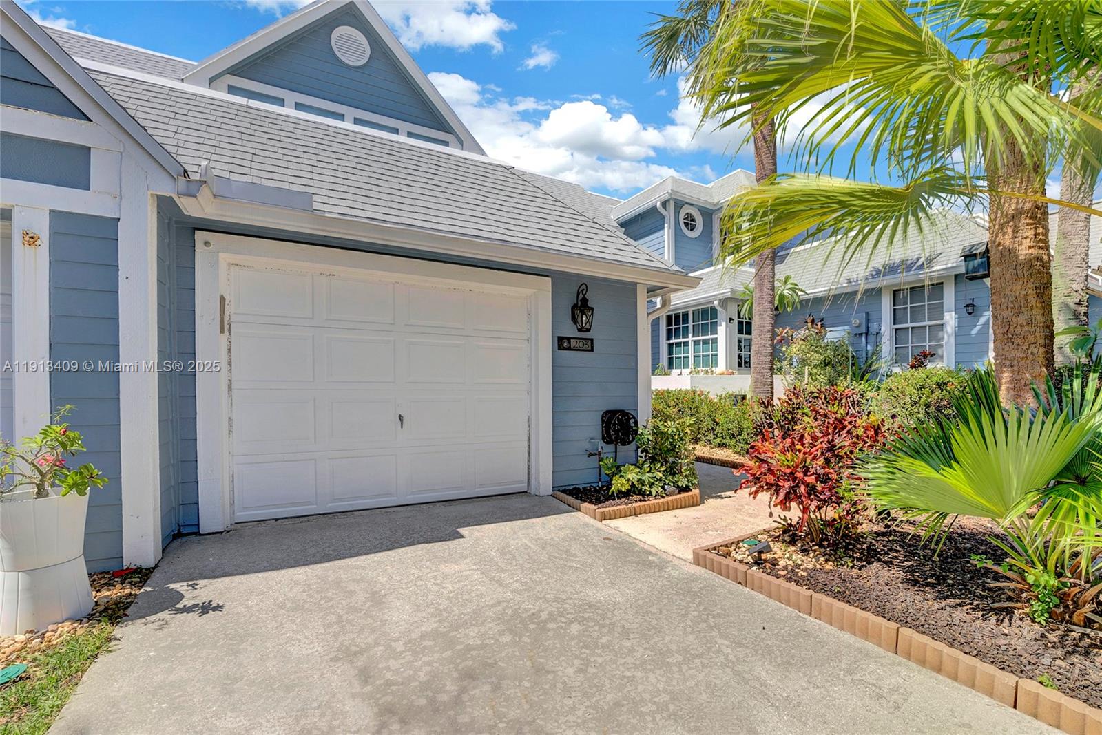203 Ocean Dunes Cir, Jupiter FL 33477