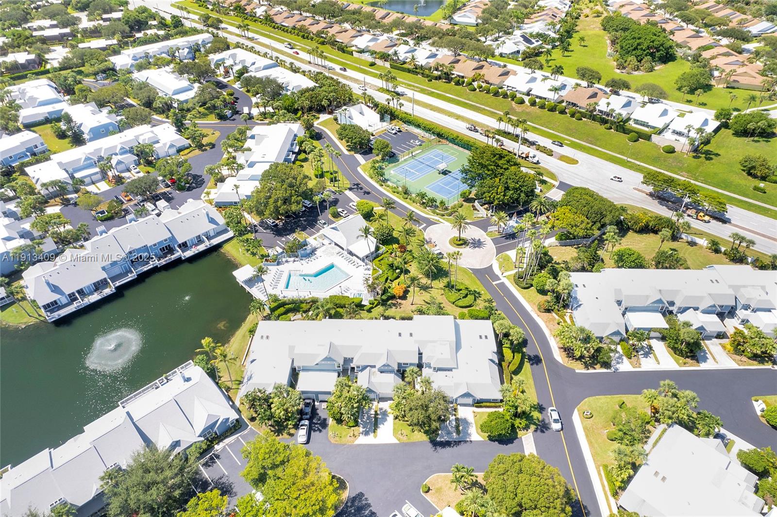 203 Ocean Dunes Cir, Jupiter FL 33477