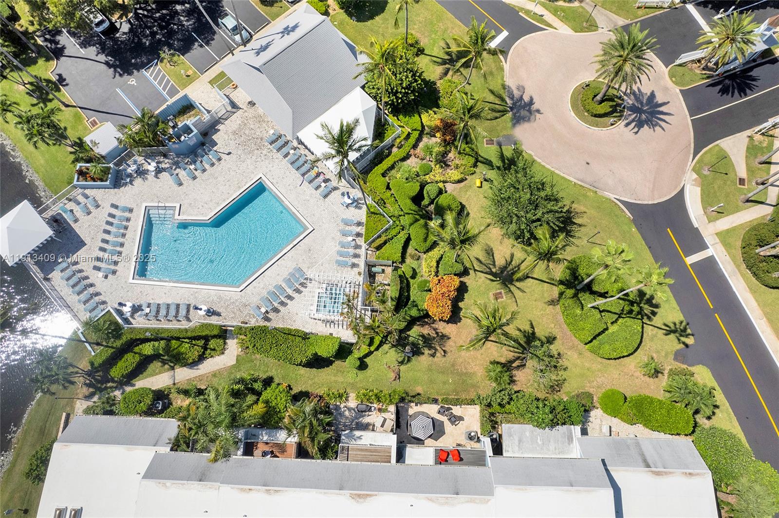203 Ocean Dunes Cir, Jupiter FL 33477