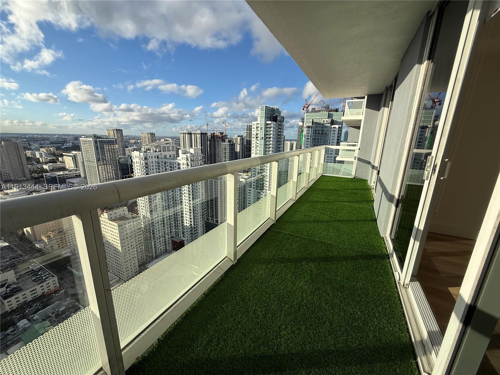 50 Biscayne Blvd #4807, Miami FL 33132