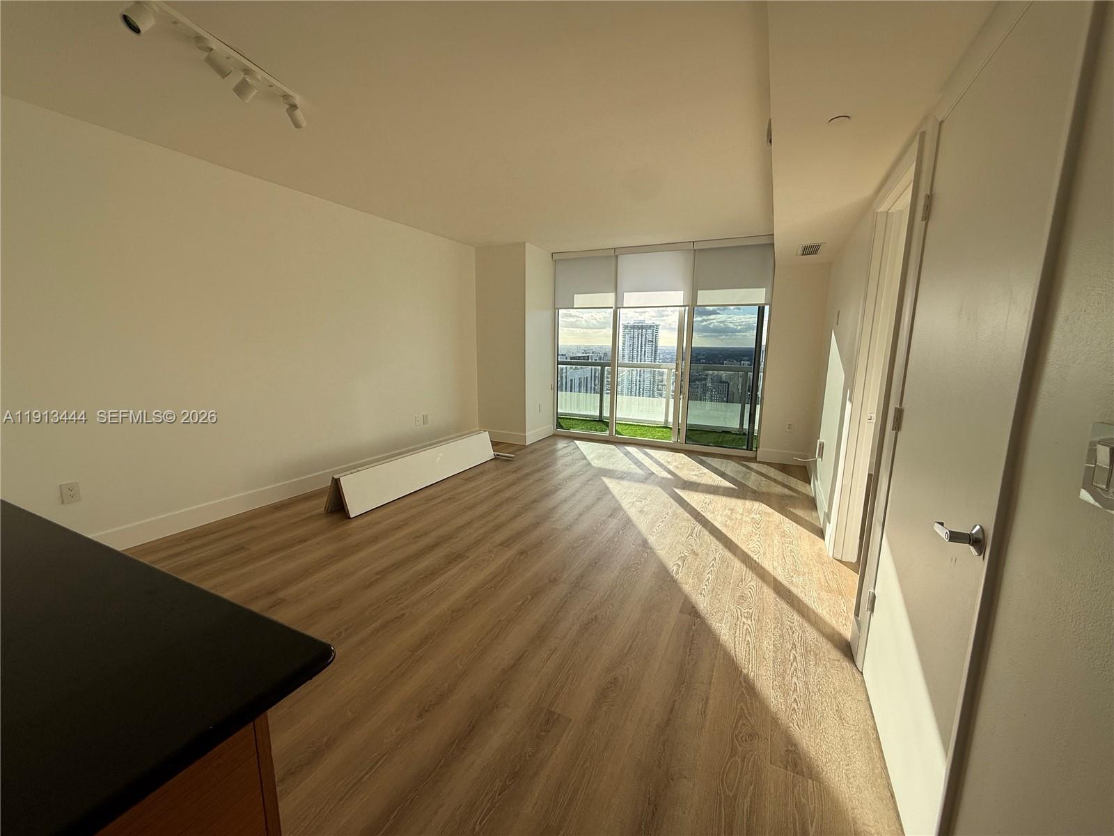50 Biscayne Blvd #4807, Miami FL 33132