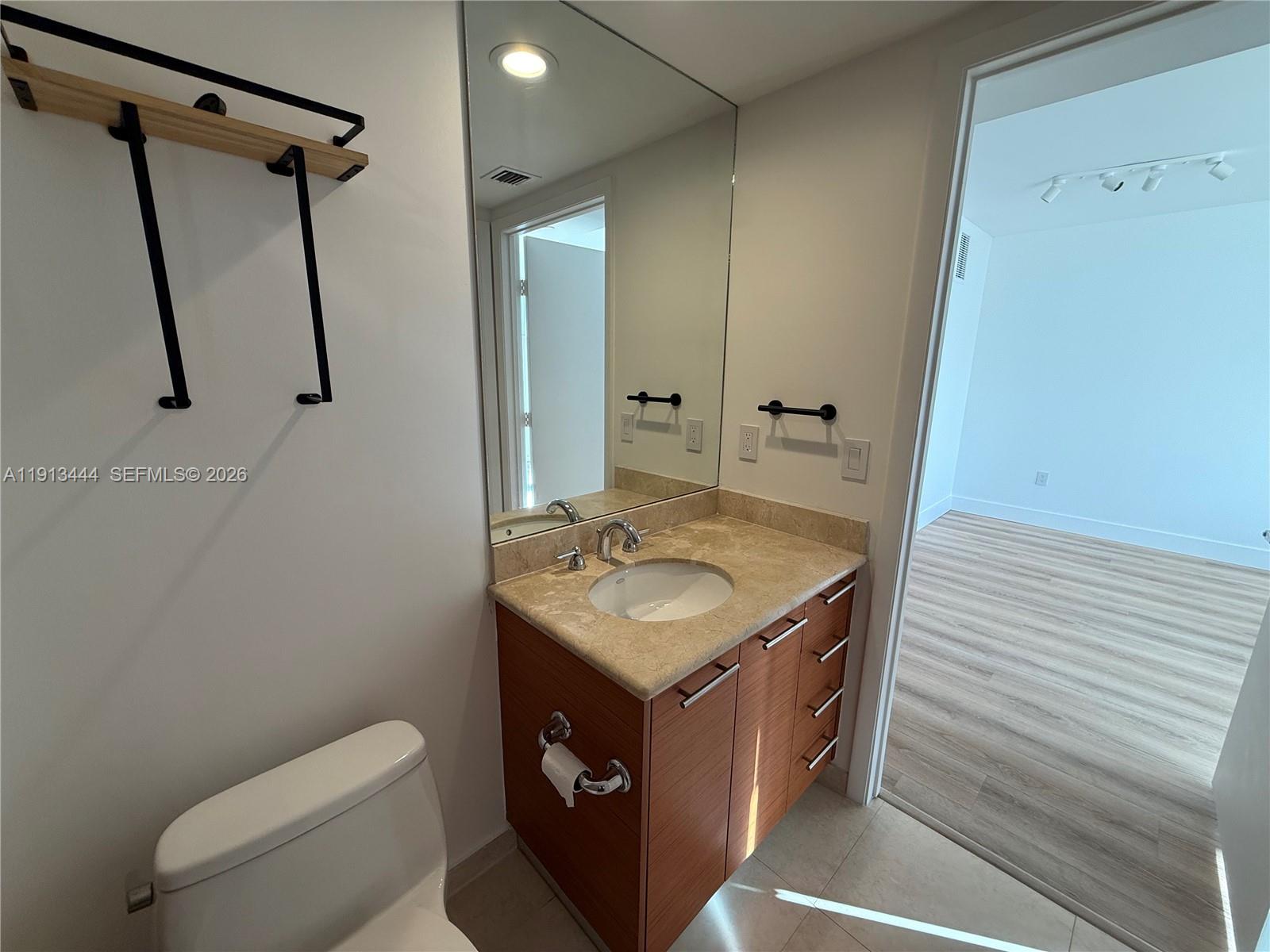 50 Biscayne Blvd #4807, Miami FL 33132