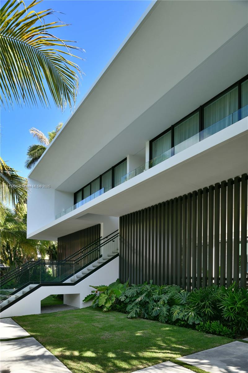 375 N Hibiscus Dr, Miami Beach FL 33139
