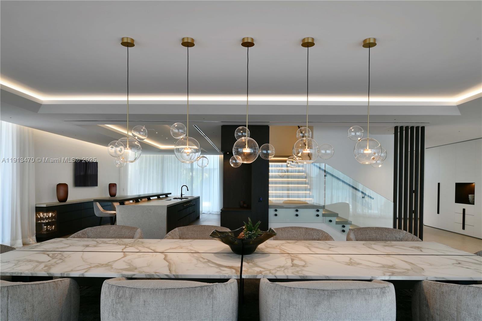 375 N Hibiscus Dr, Miami Beach FL 33139