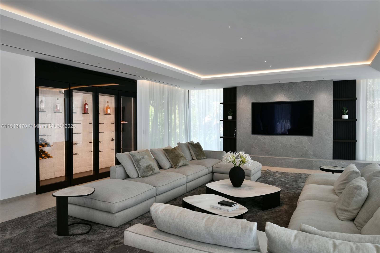375 N Hibiscus Dr, Miami Beach FL 33139