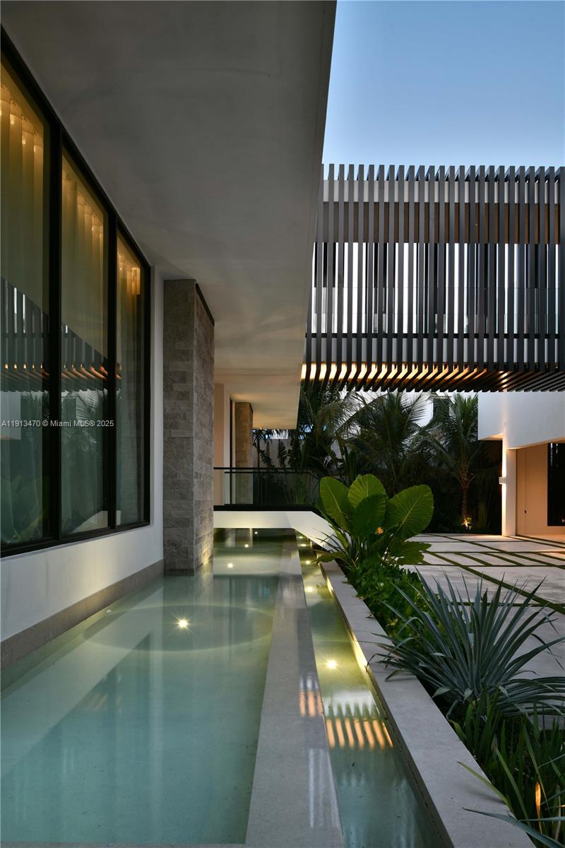 375 N Hibiscus Dr, Miami Beach FL 33139