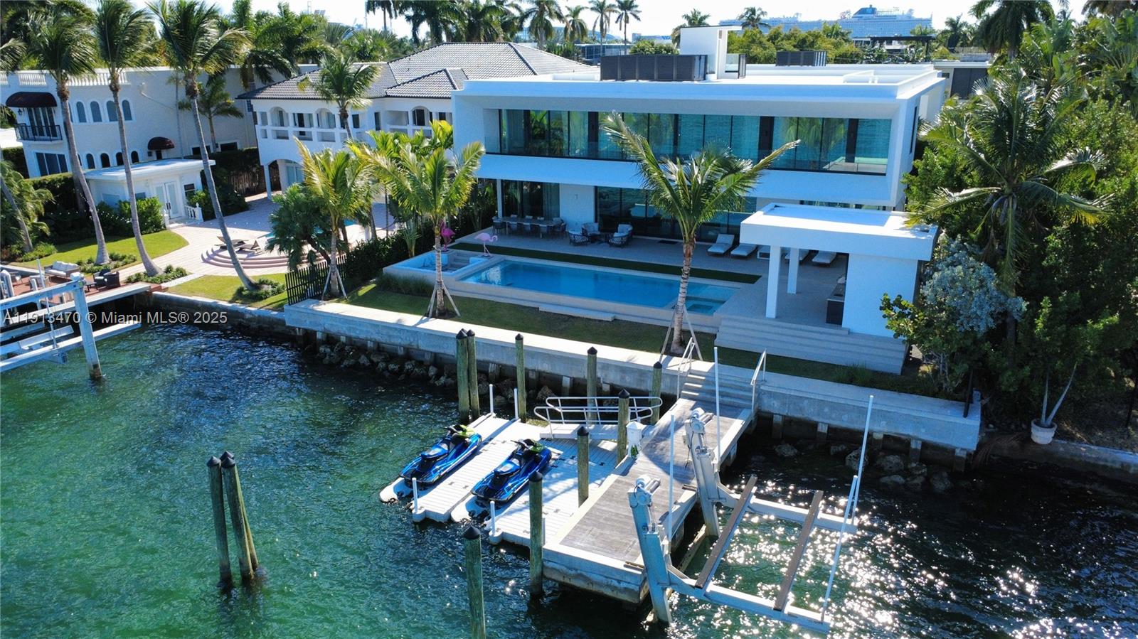 375 N Hibiscus Dr, Miami Beach FL 33139