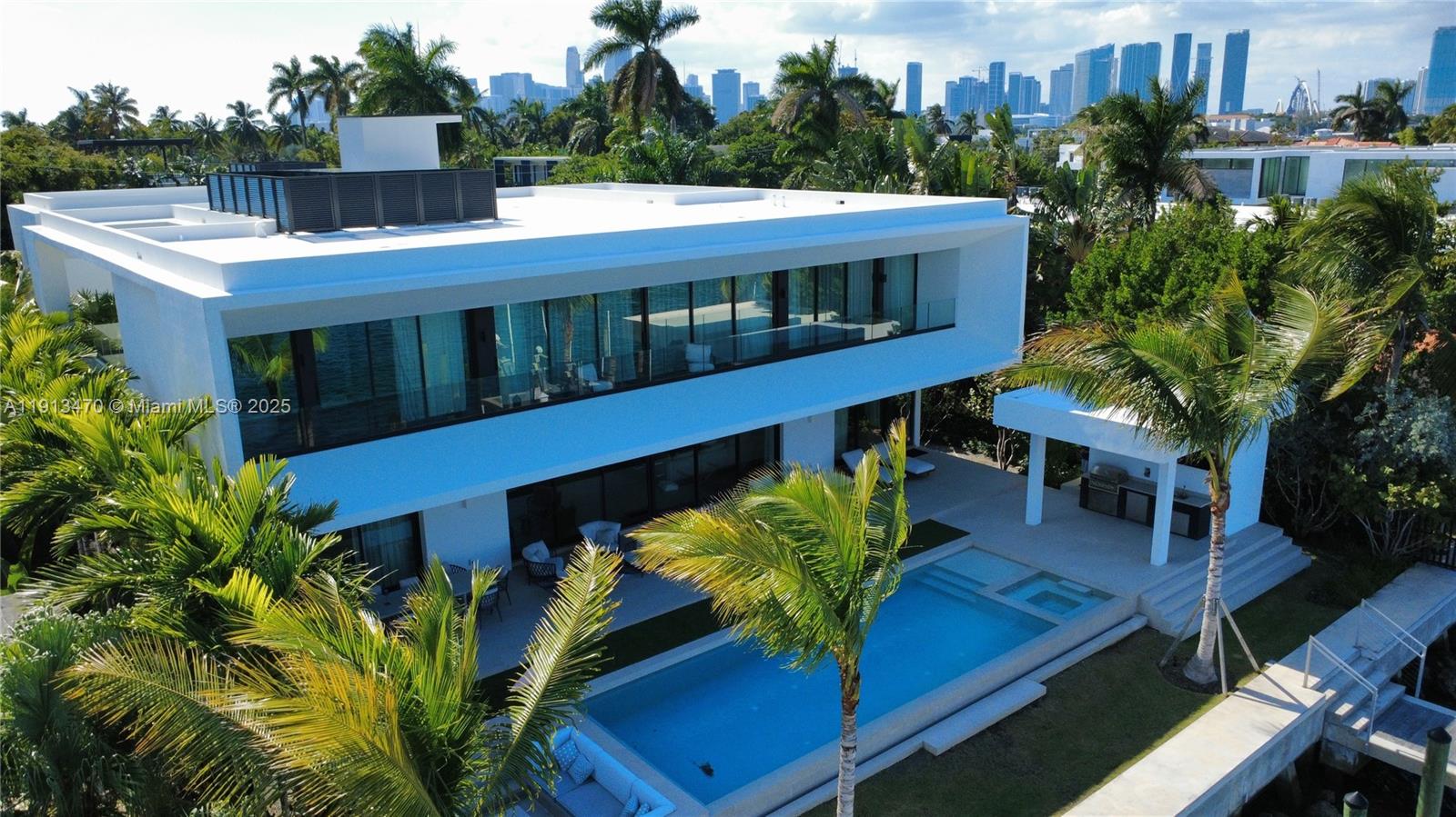 375 N Hibiscus Dr, Miami Beach FL 33139