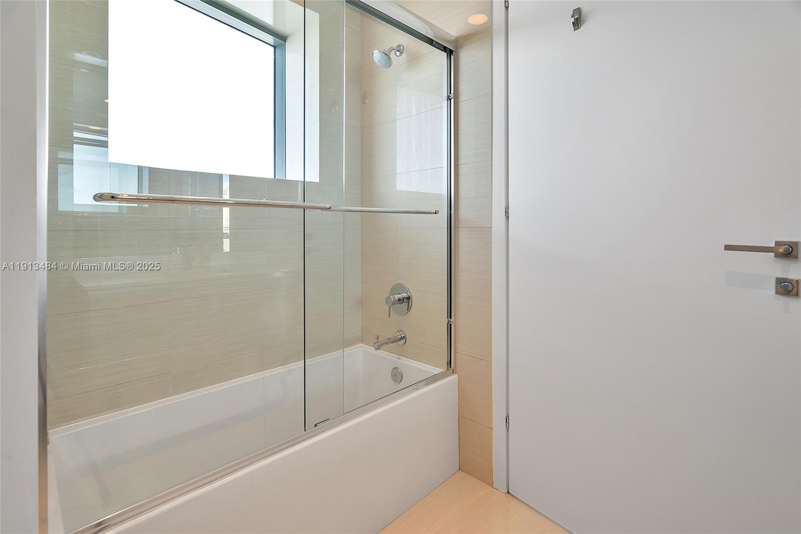 3250 NE 188th St #703, Aventura FL 33180