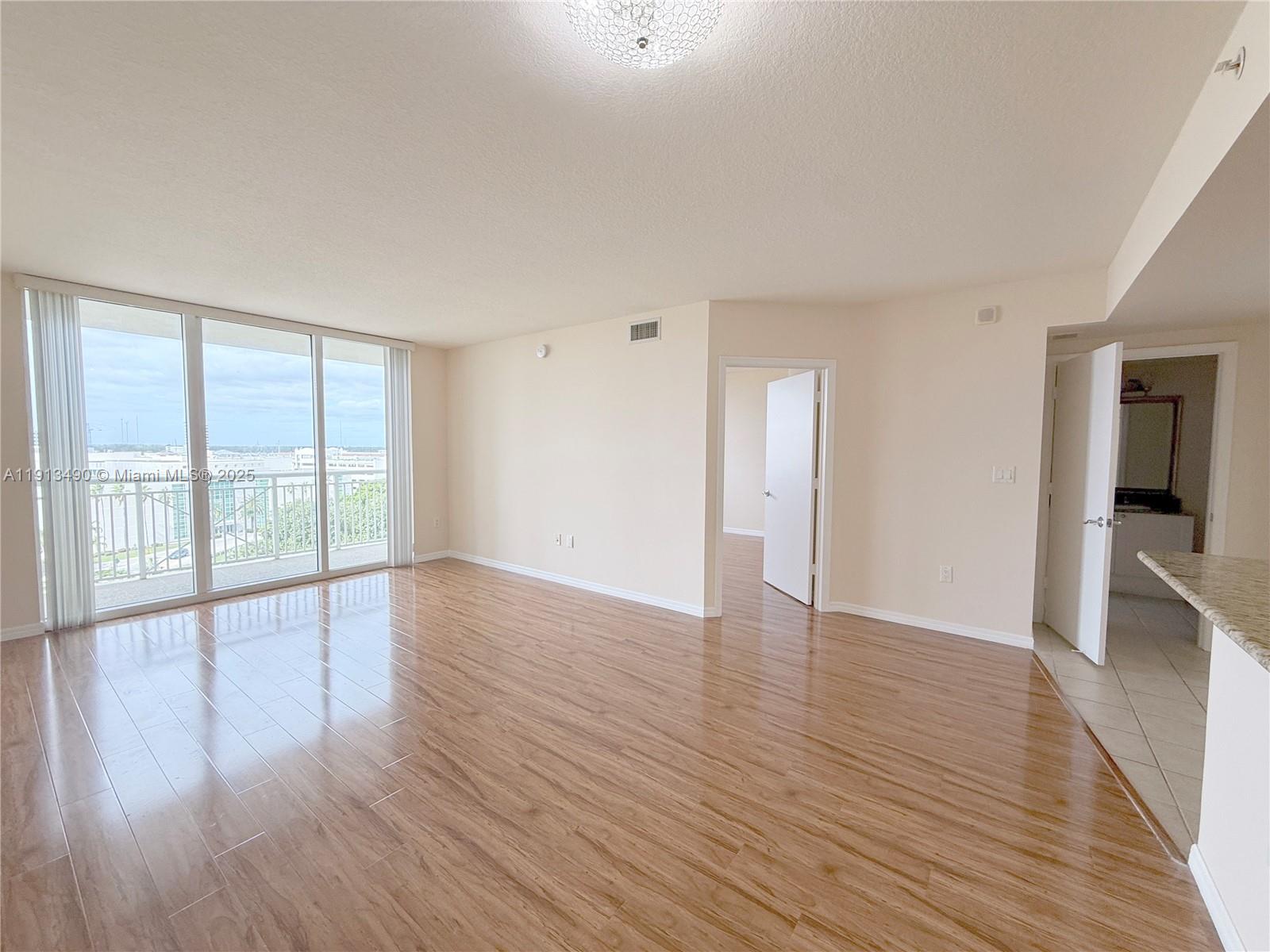 19501 W Country Club Dr #912, Aventura FL 33180