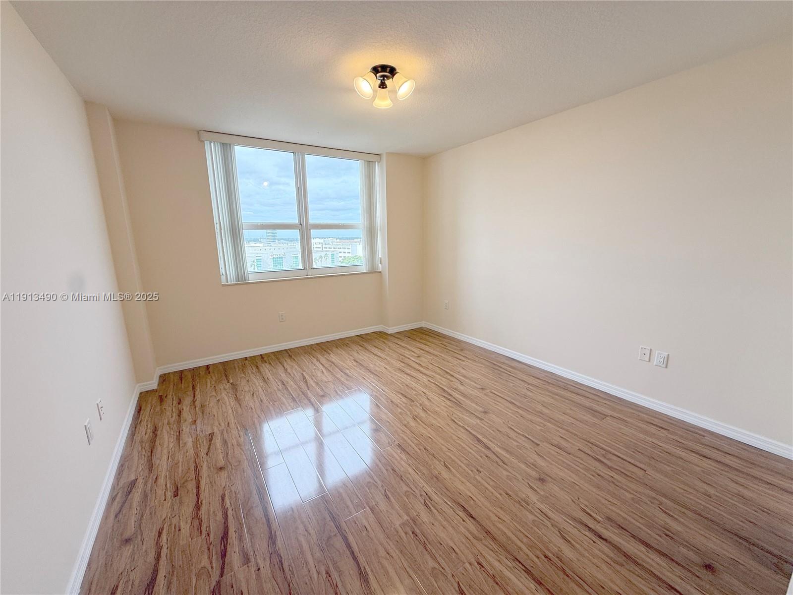 19501 W Country Club Dr #912, Aventura FL 33180