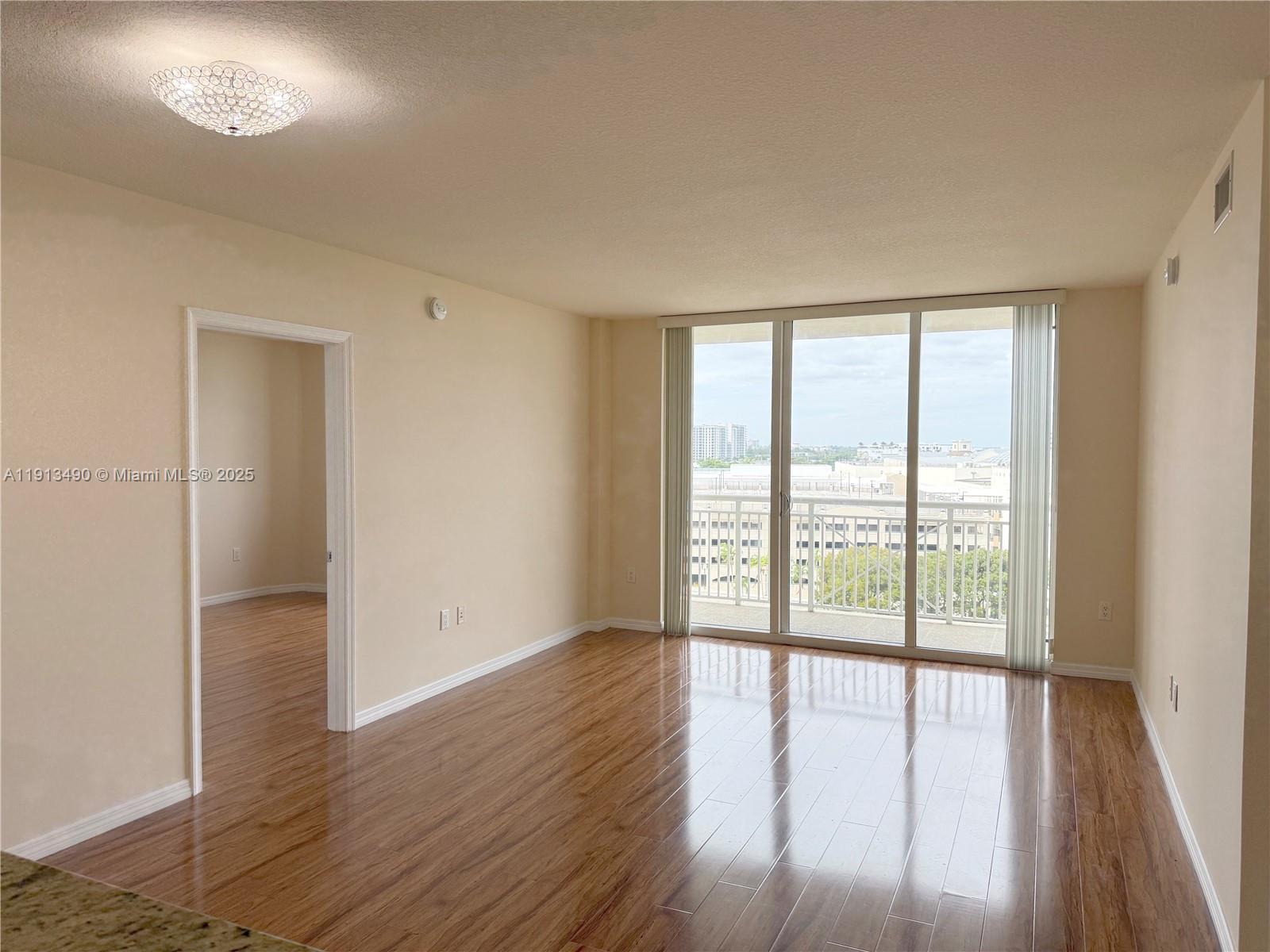 19501 W Country Club Dr #912, Aventura FL 33180