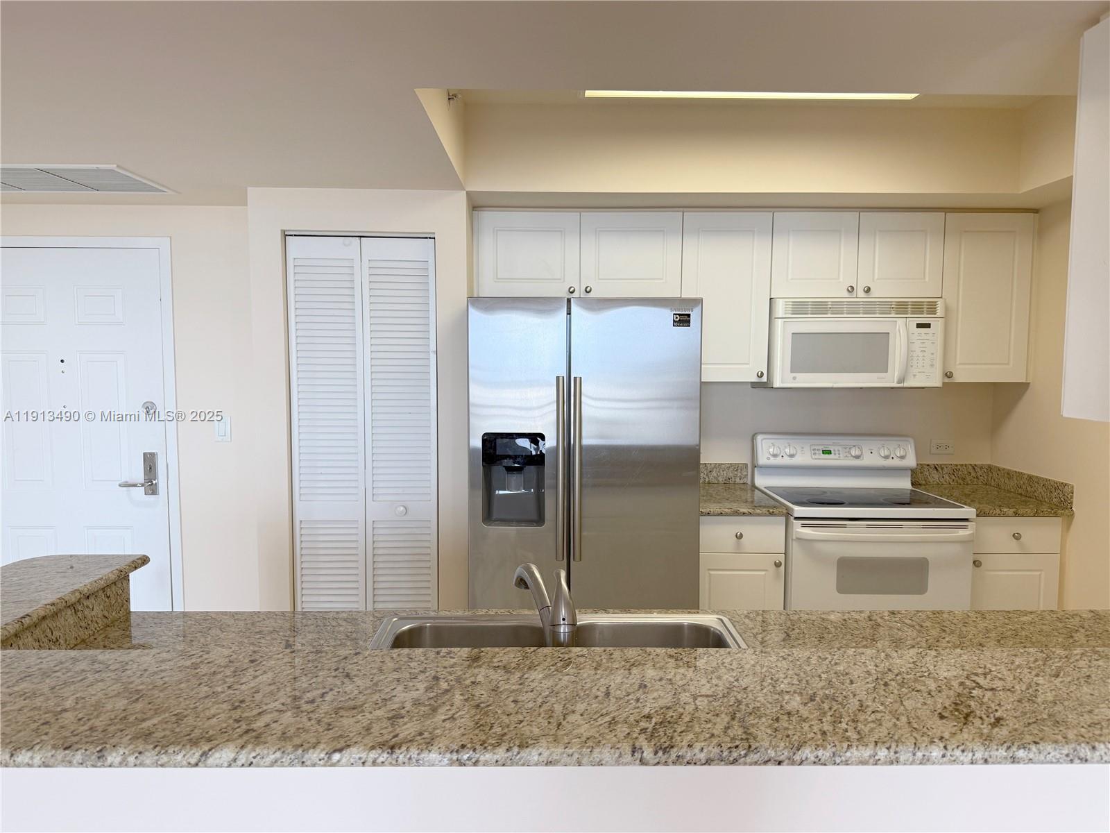 19501 W Country Club Dr #912, Aventura FL 33180