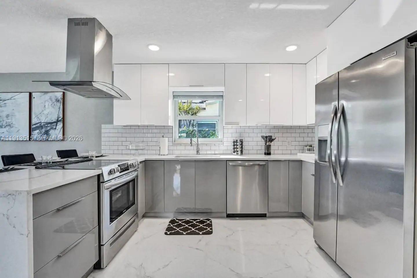 1241 Hollywood Blvd, Hollywood FL 33019