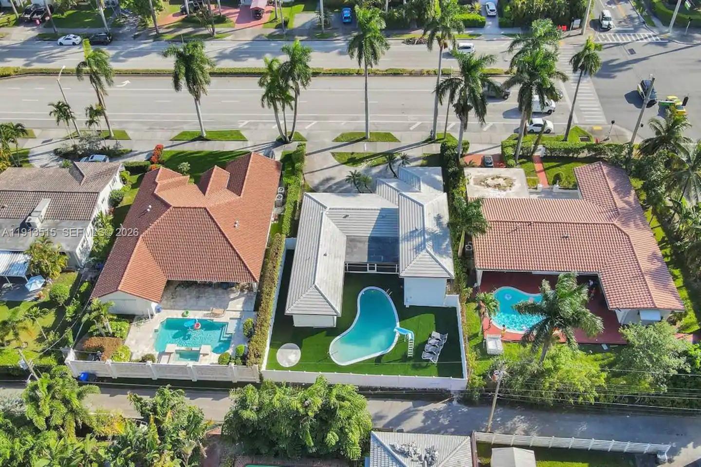 1241 Hollywood Blvd, Hollywood FL 33019