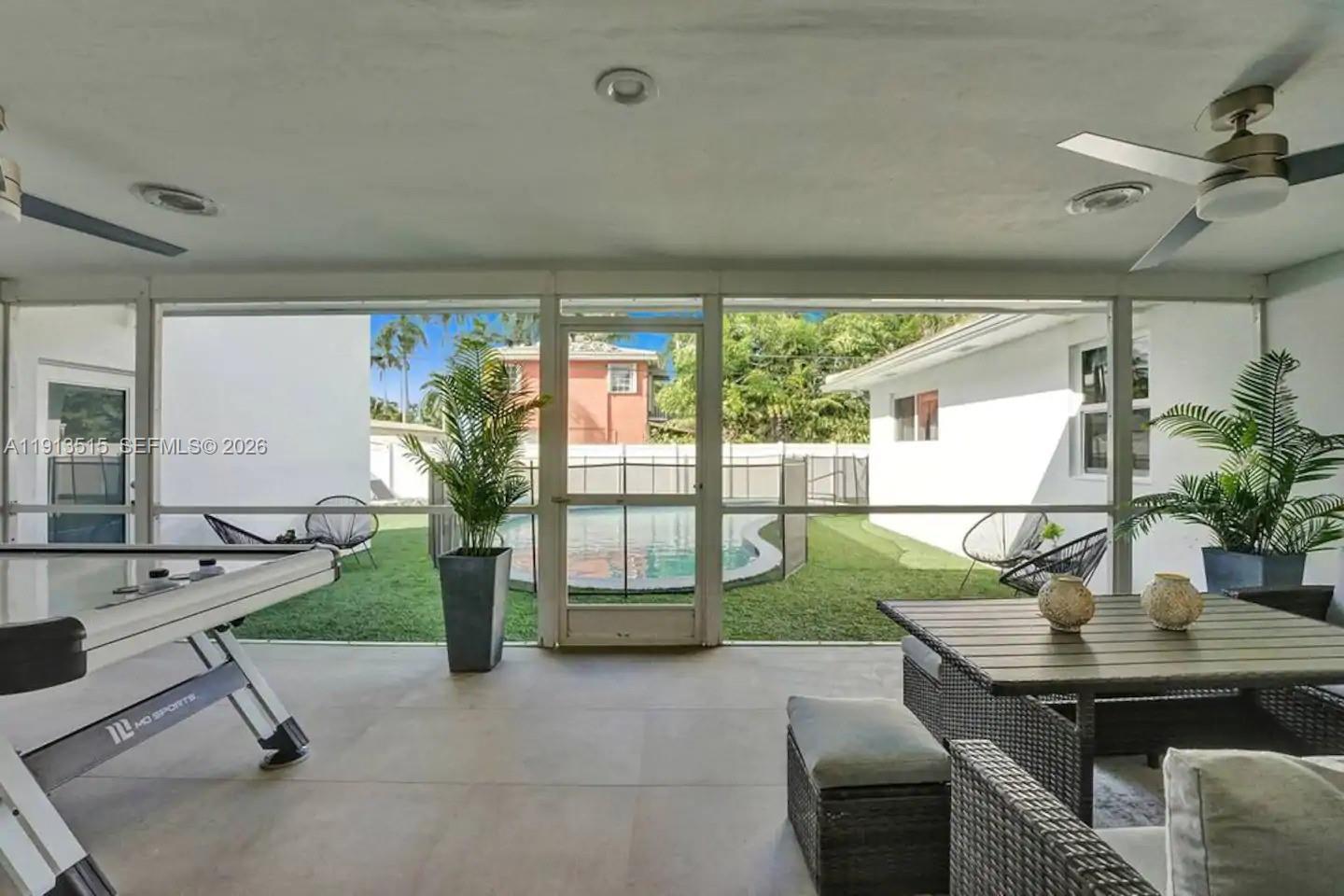 1241 Hollywood Blvd, Hollywood FL 33019