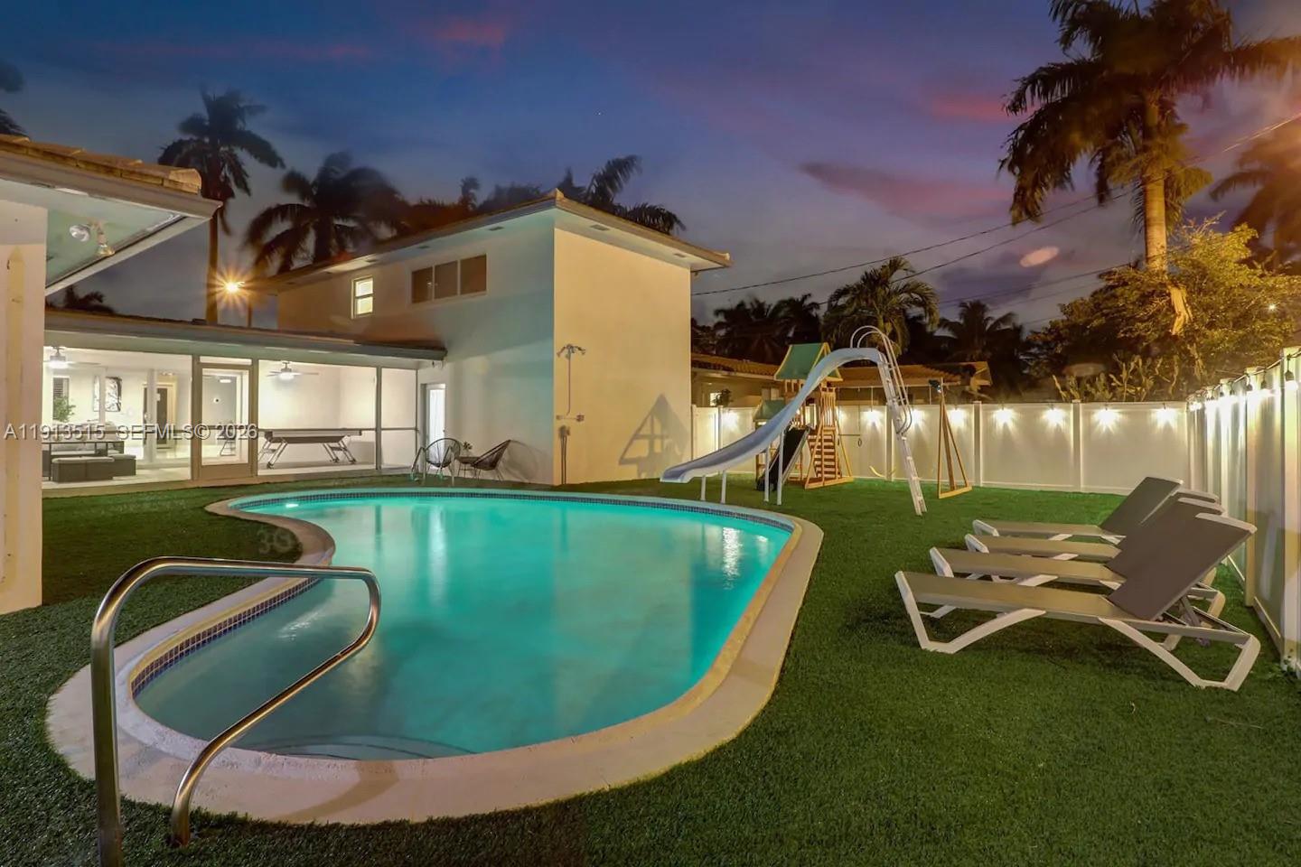 1241 Hollywood Blvd, Hollywood FL 33019