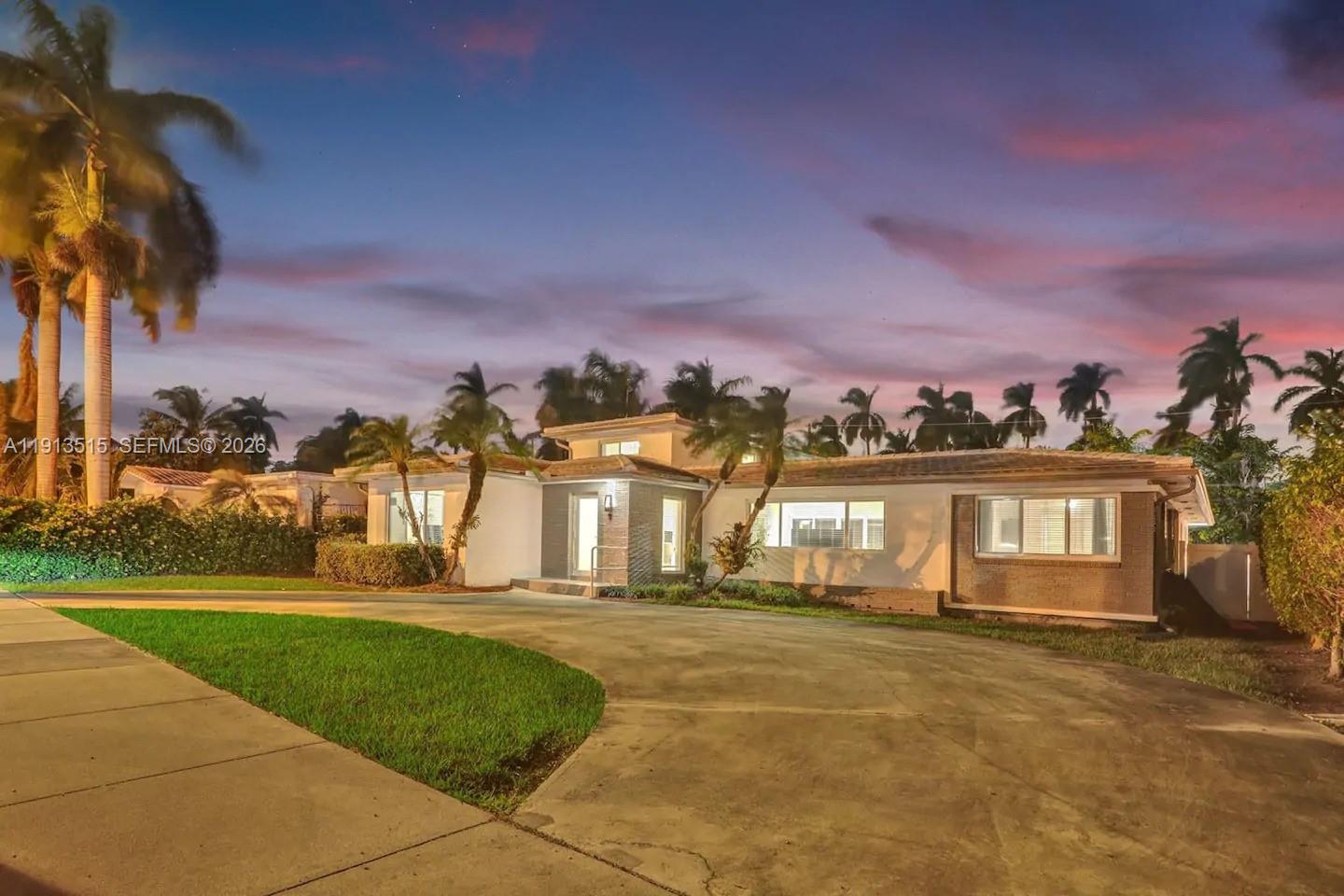 1241 Hollywood Blvd, Hollywood FL 33019