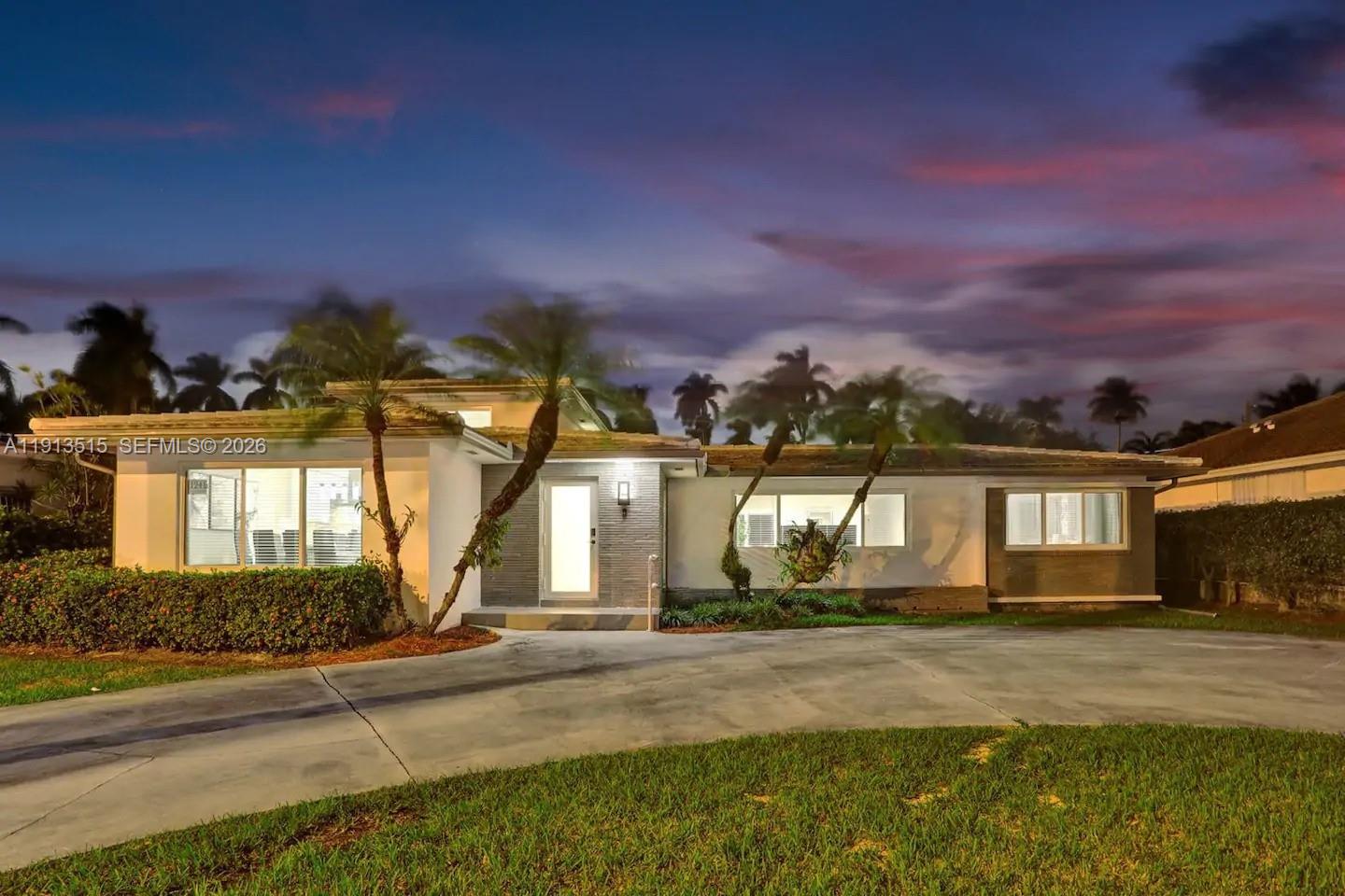 1241 Hollywood Blvd, Hollywood FL 33019