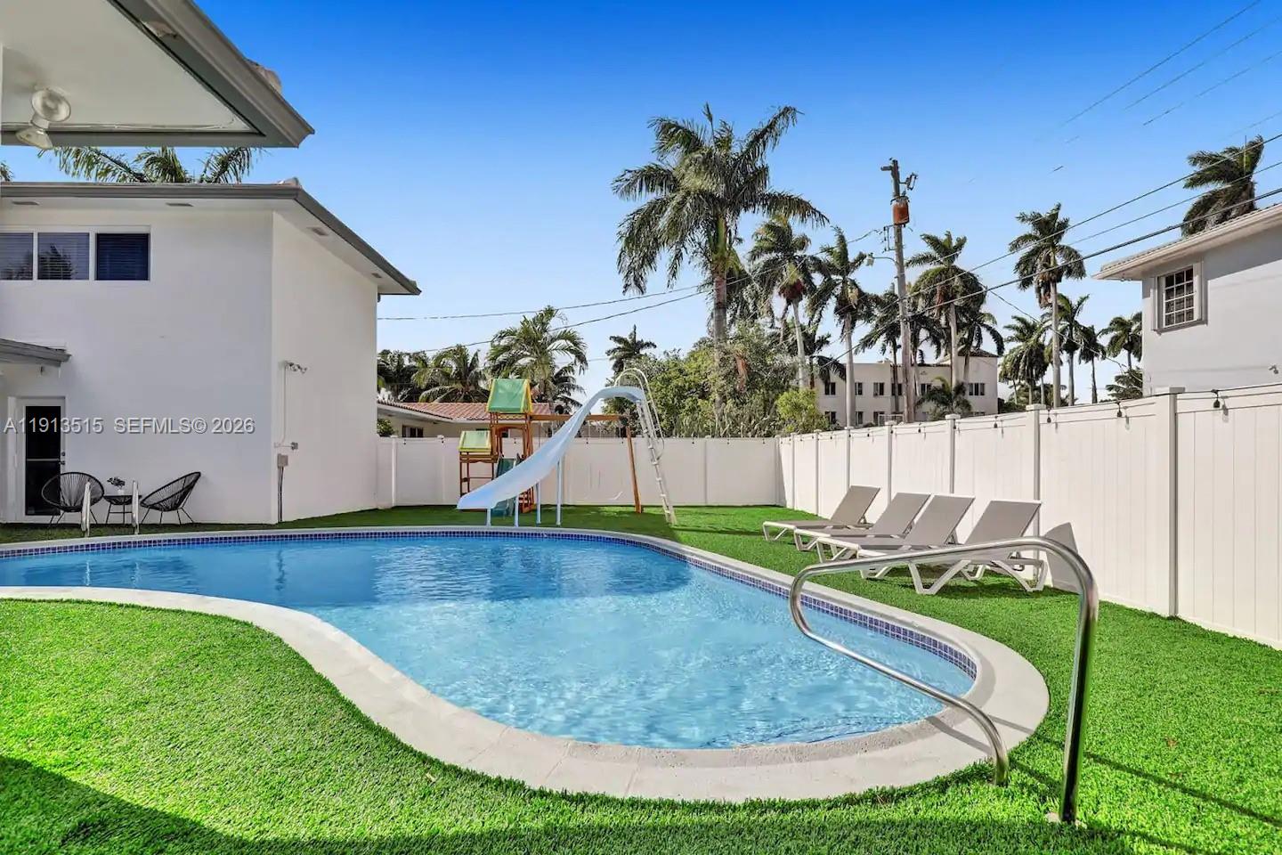 1241 Hollywood Blvd, Hollywood FL 33019