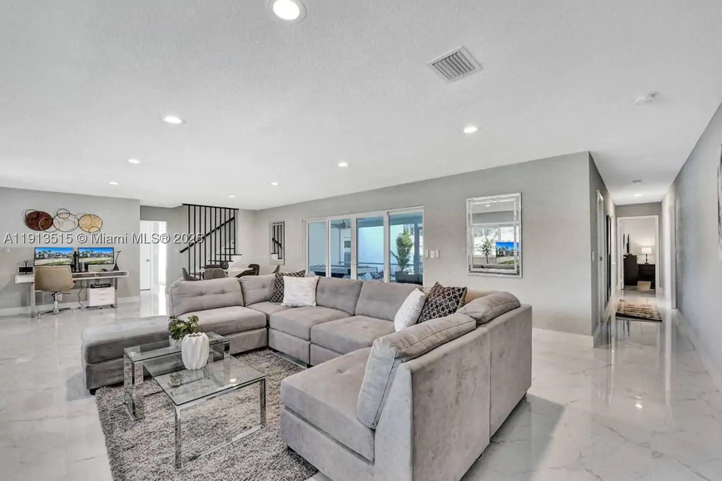 1241 Hollywood Blvd, Hollywood FL 33019