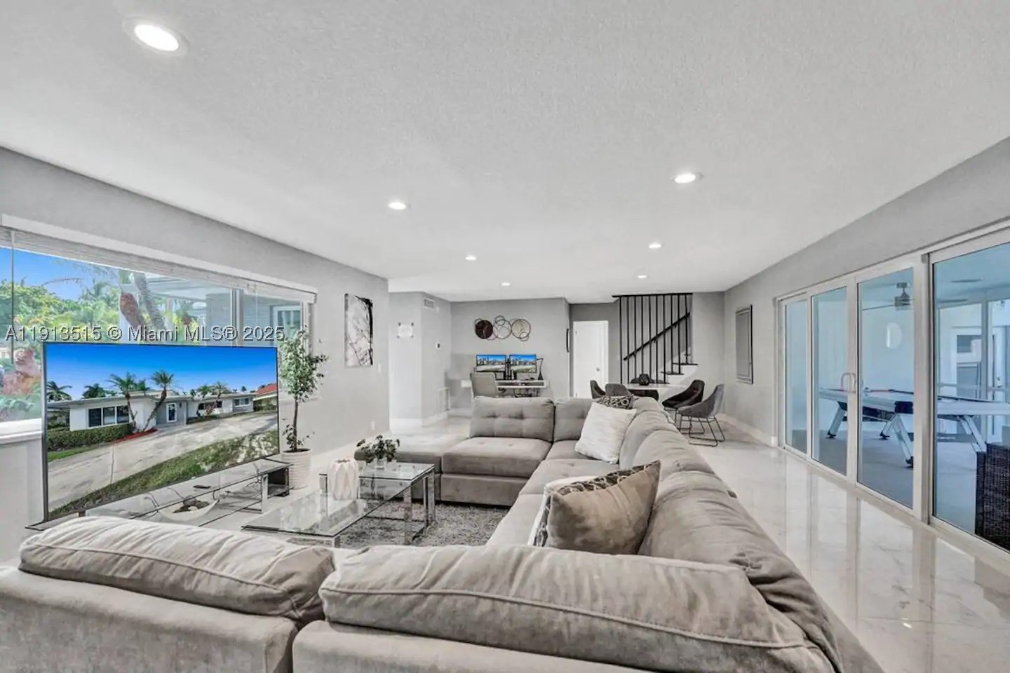 1241 Hollywood Blvd, Hollywood FL 33019