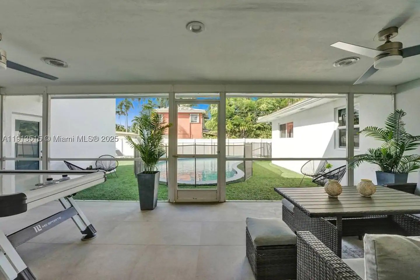1241 Hollywood Blvd, Hollywood FL 33019