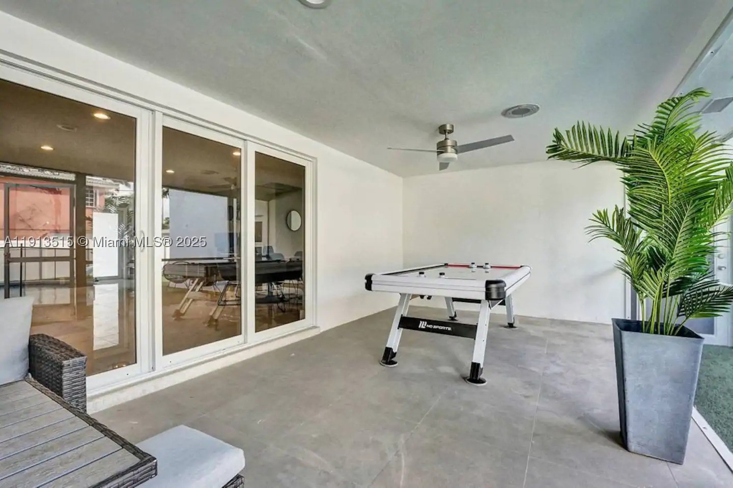 1241 Hollywood Blvd, Hollywood FL 33019