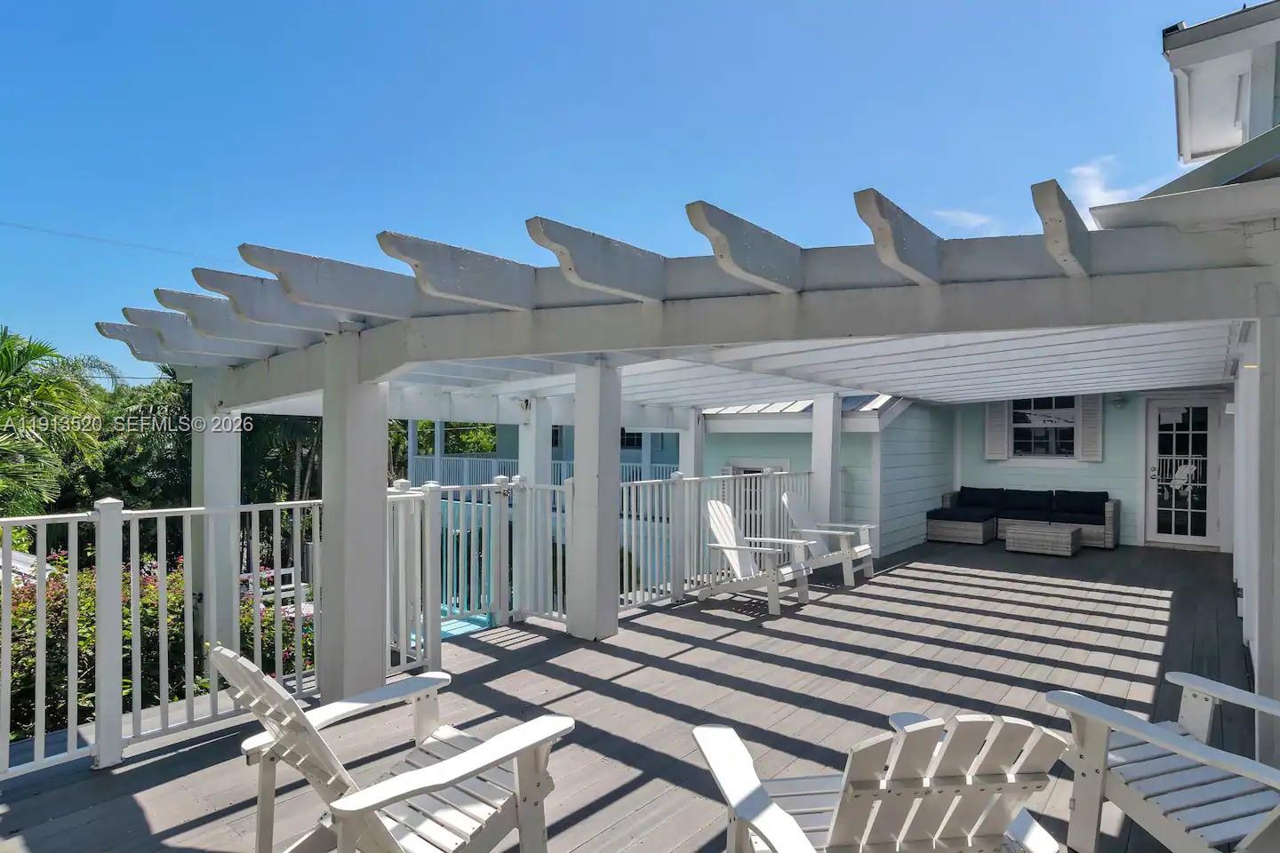 1025 N Southlake Dr, Hollywood FL 33019