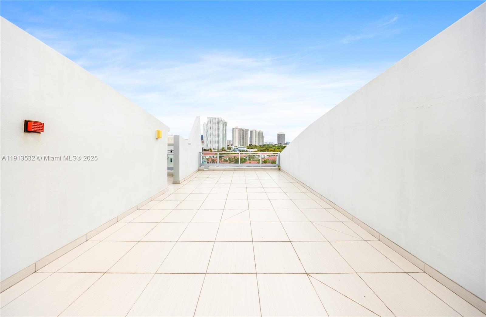 Aventura FL 33180 - A11913532