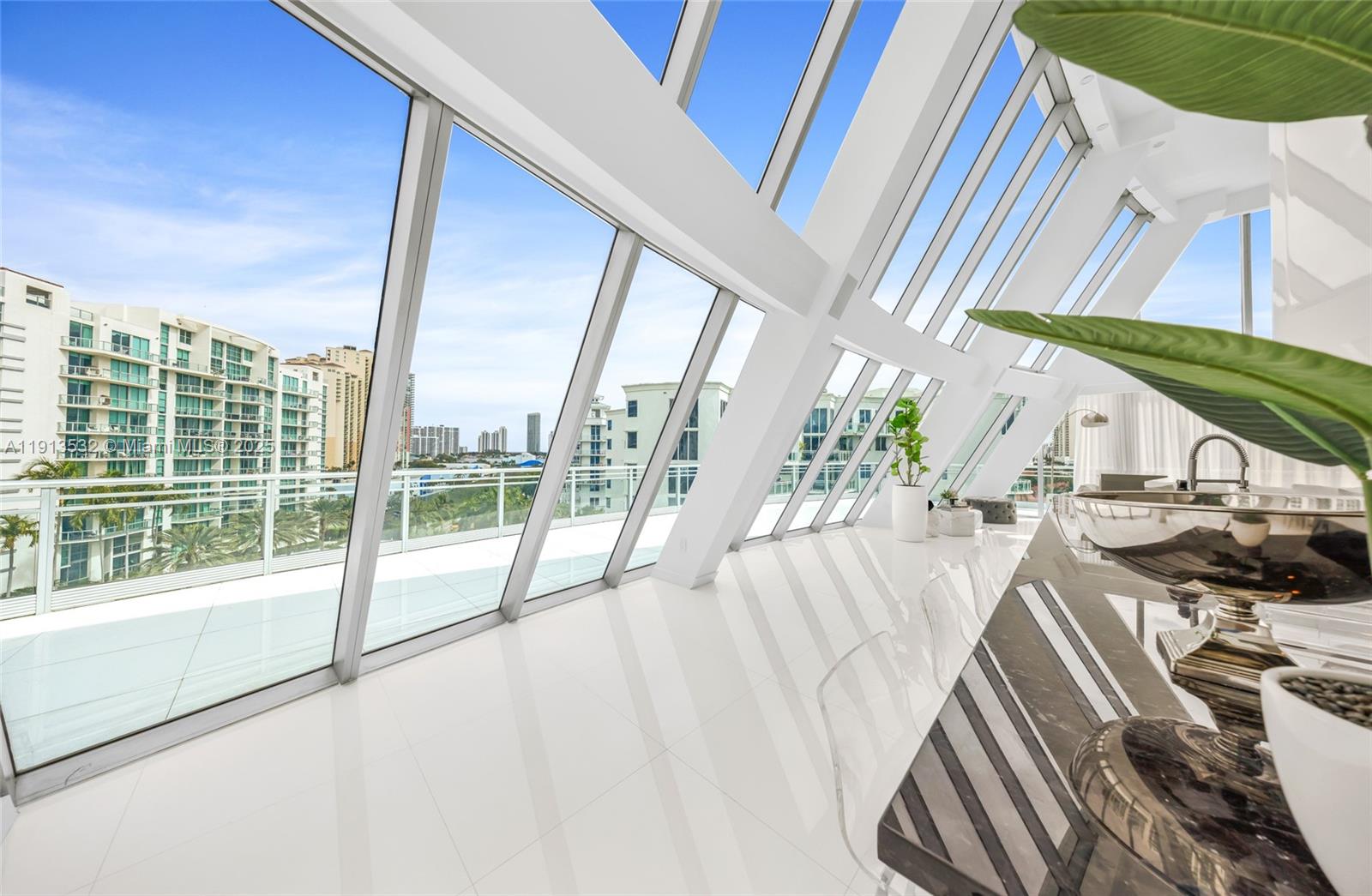 Aventura FL 33180 - A11913532