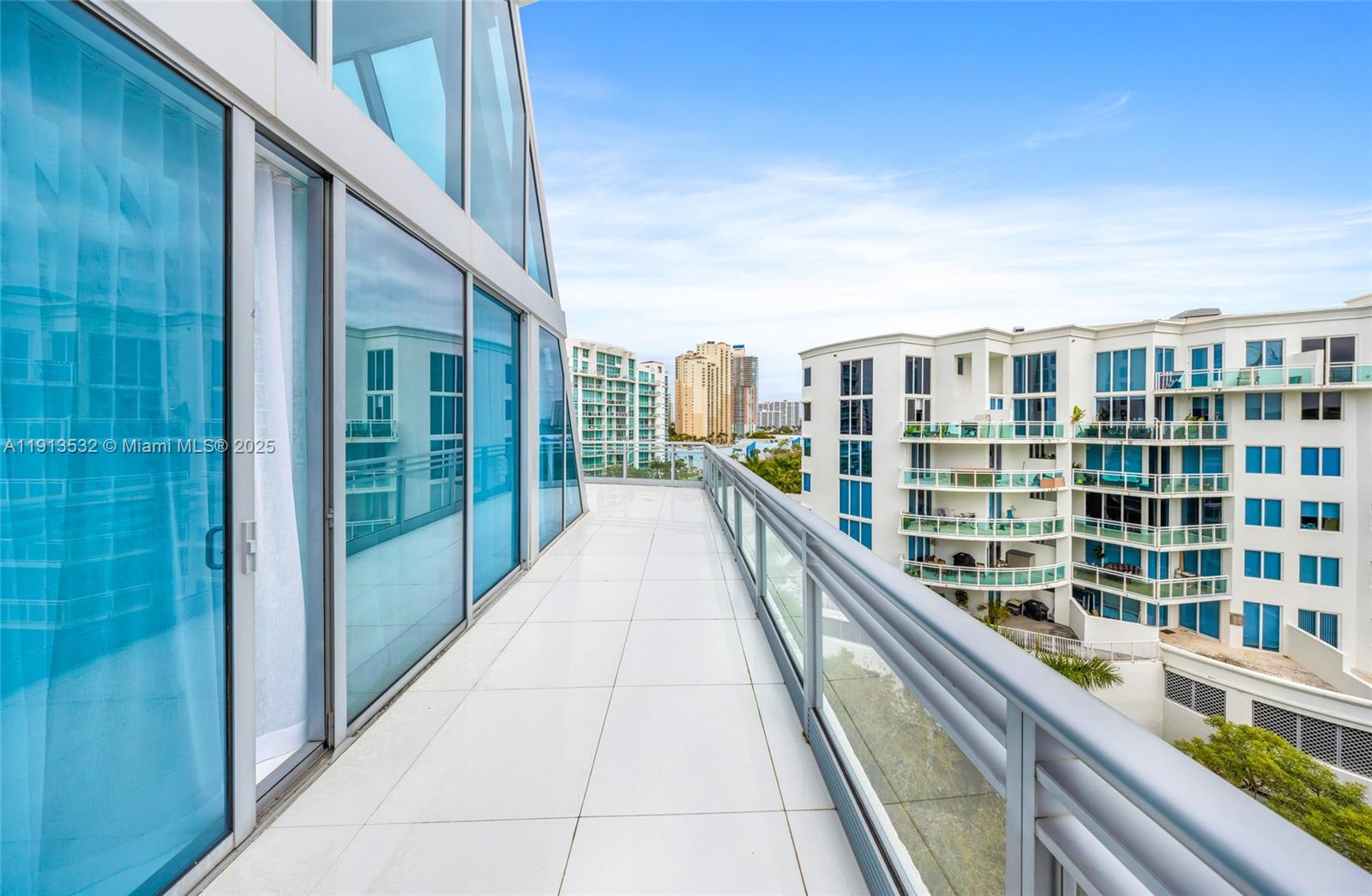Aventura FL 33180 - A11913532