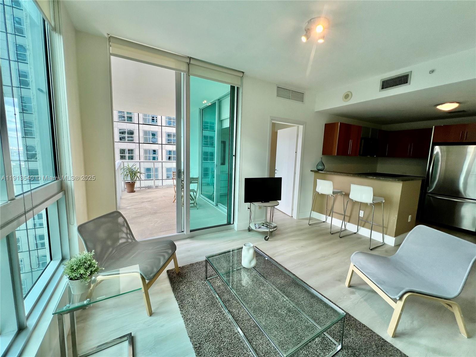 300 S Biscayne Blvd #1511, Miami FL 33131