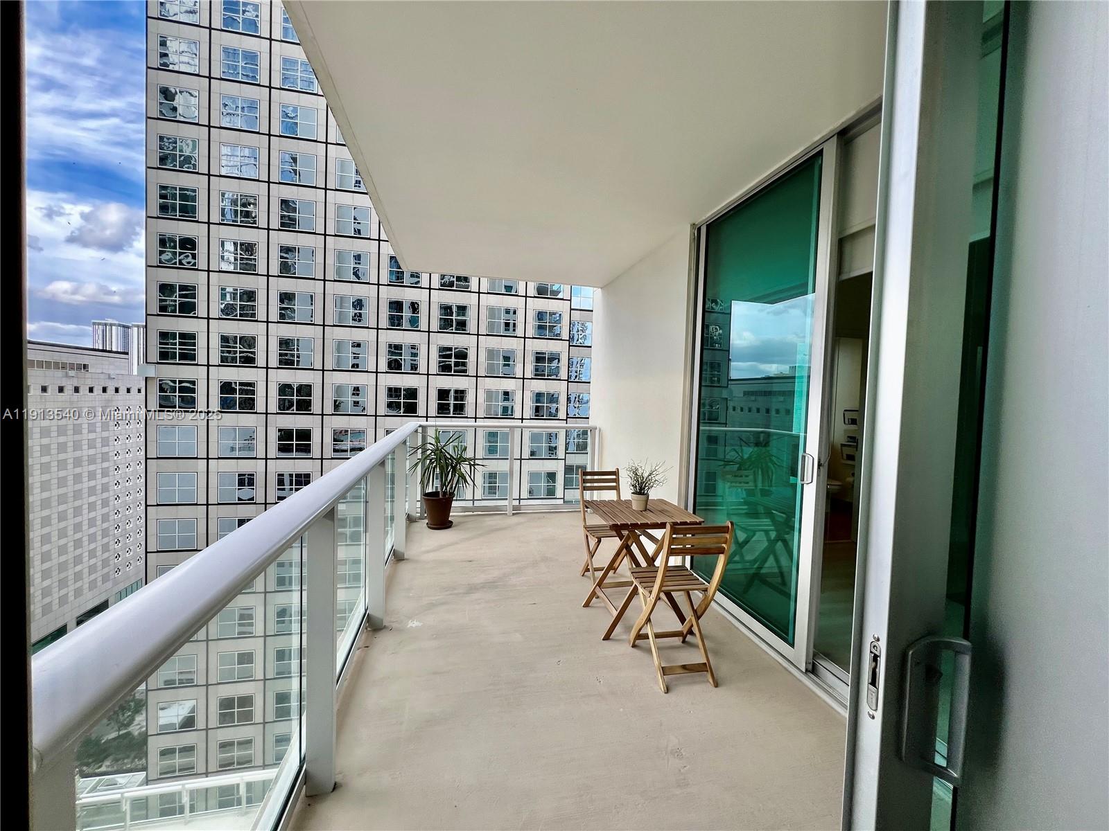 300 S Biscayne Blvd #1511, Miami FL 33131