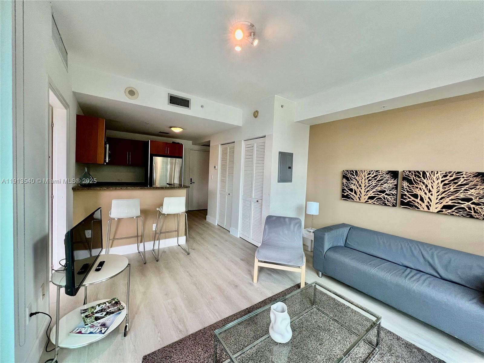 300 S Biscayne Blvd #1511, Miami FL 33131