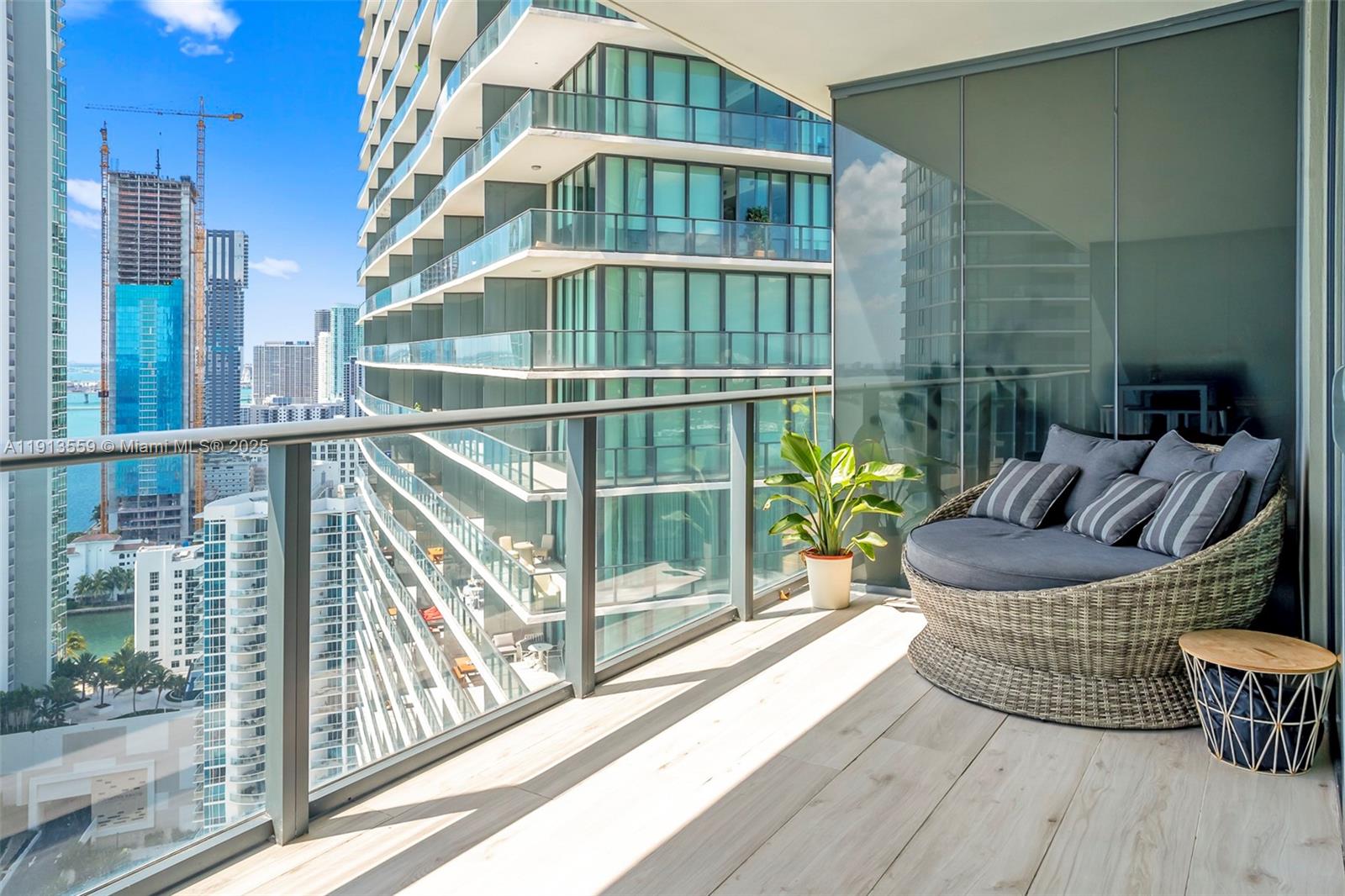 650 NE 32nd St #3102, Miami FL 33137