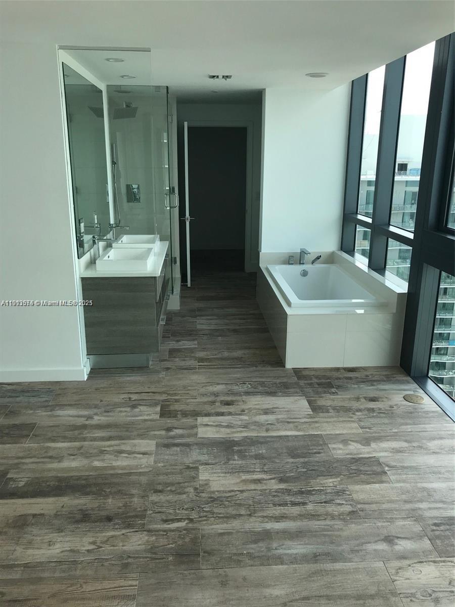 650 NE 32nd St #4908, Miami FL 33137